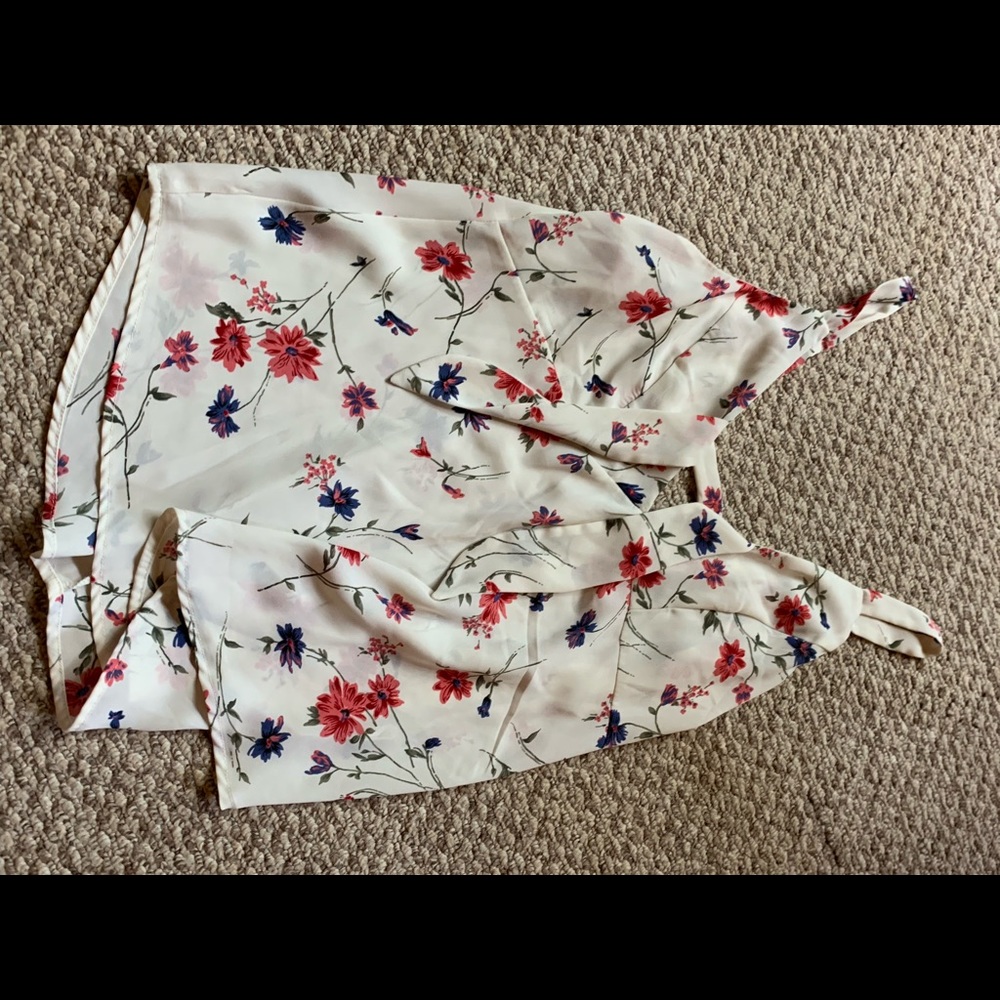 Sienna Sky white floral tank top